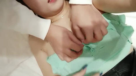 做按摩的大奶少妇被强上