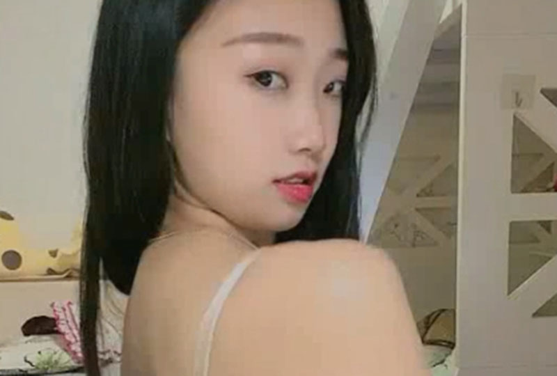 主播首场露奶骚舞诱惑的。！