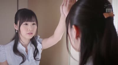 MIDE-545在公司内背着我女朋友露出内裤诱惑我的丝袜痴女社长蕾