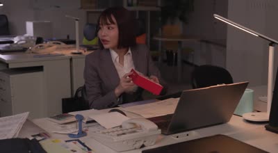 DLDSS-420 業務中リモバイ絶頂寸止めでガニ股失禁してイキ恥じさらした生意気OL 入田真綾