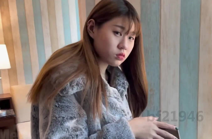 约炮刚结婚不久的人妻床上还很生涩-南橘