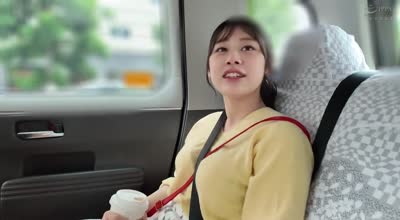 DVMM-207 数珠つなぎSEX企画 素人女子大生がエグすぎる腰振り騎乗位で連続中出し！