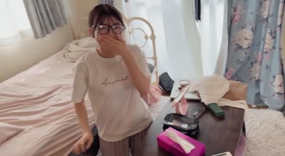 MOGI-143 限界OLちゃん。仕事の合間にナマハメ。平日8時～21時、ずーっとマ。きよか24歳 佐藤白花