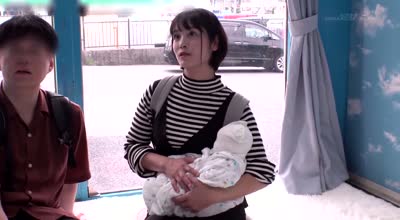 SDMM-189 優しい子持ちのママにこっそりデカチンを見せつけて 素股で擦りつけて育児でレス気味の欲求不満オ○ンコに旦那の目の前でヌルっと生挿入